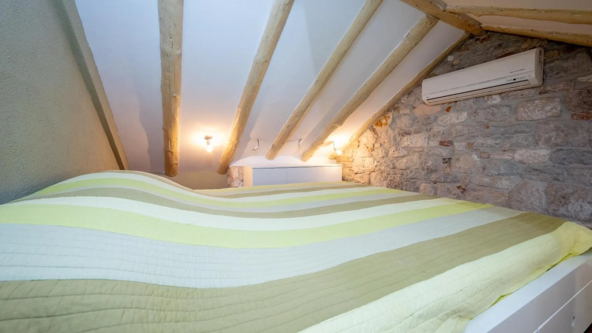 Charming Apartment On Riva Promenade Split 0*,