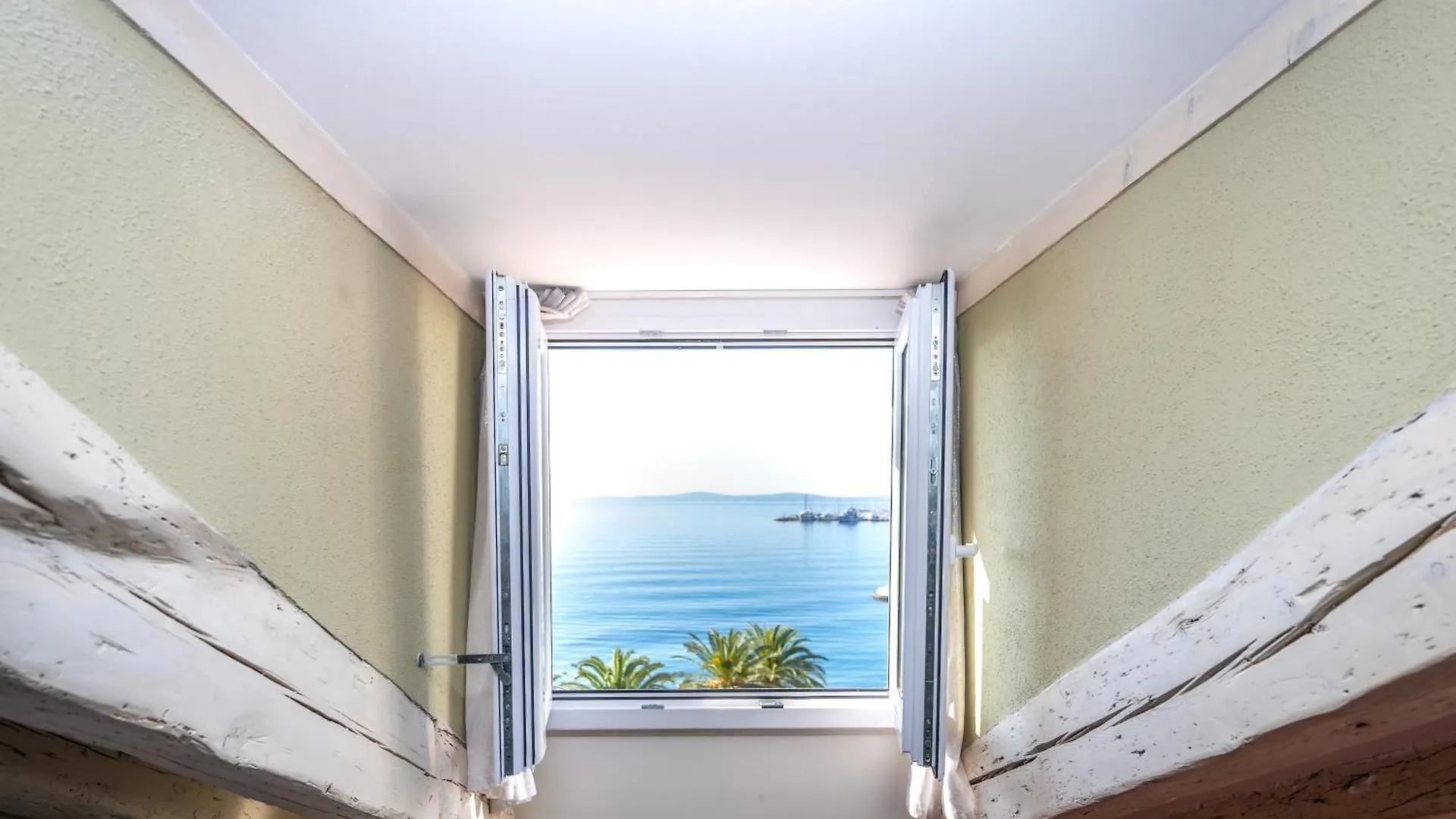 Charming Apartment On Riva Promenade Split 0*,